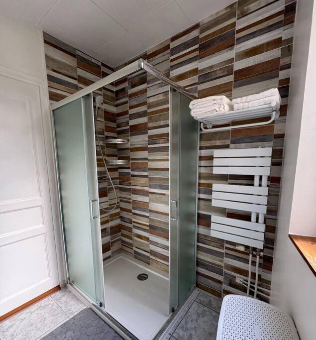 Luxury Room - Havre De Paix Avec Jacuzzi Prive Bar-le-Duc Bagian luar foto