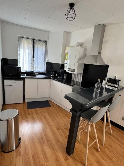 Luxury Room - Havre De Paix Avec Jacuzzi Prive Bar-le-Duc Bagian luar foto