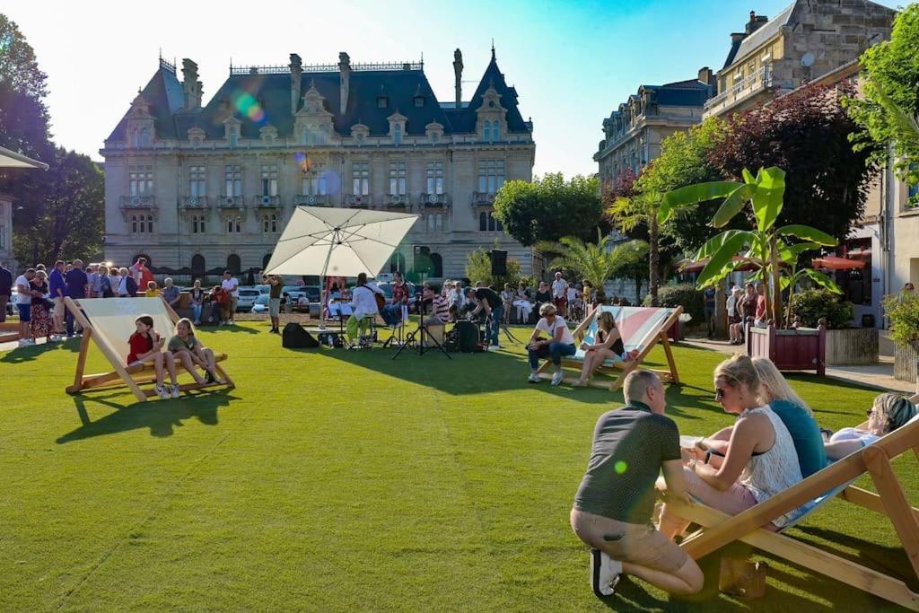 Luxury Room - Havre De Paix Avec Jacuzzi Prive Bar-le-Duc Bagian luar foto